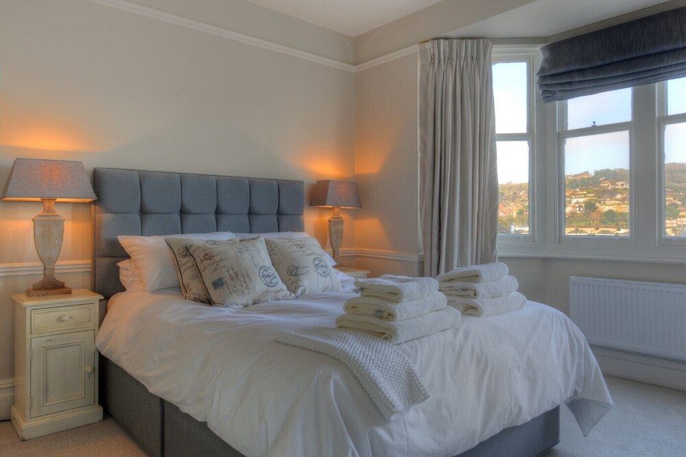 2 Hadleigh Villas