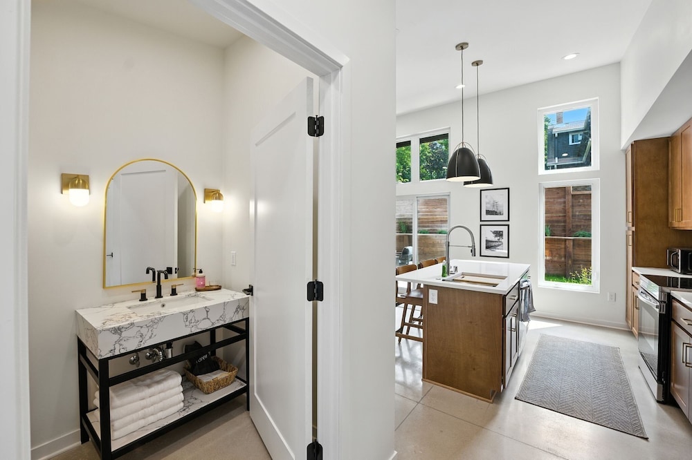 500 House - Unit C 1 Bedroom Townhouse