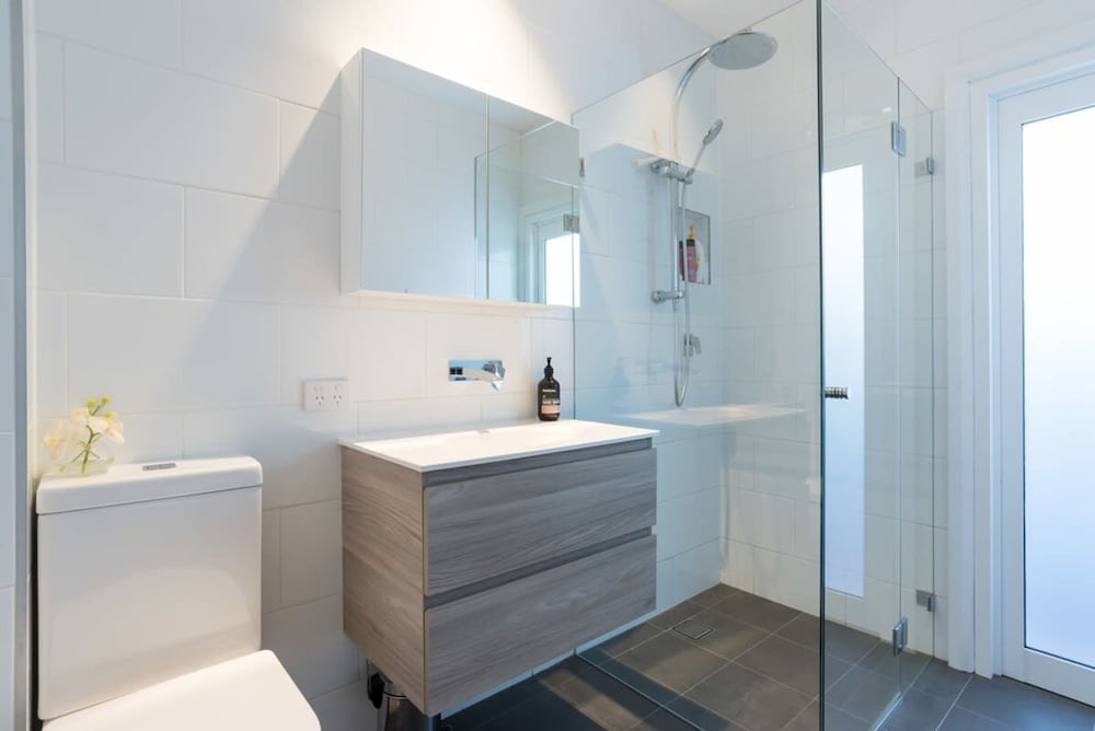 Bright Home in Trendy Newtown Close to the Park