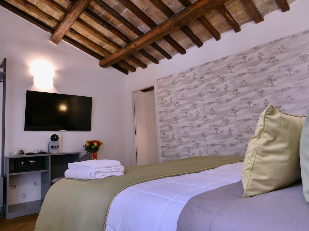 HELMIRAGE SUITE VIA DEL CORSO