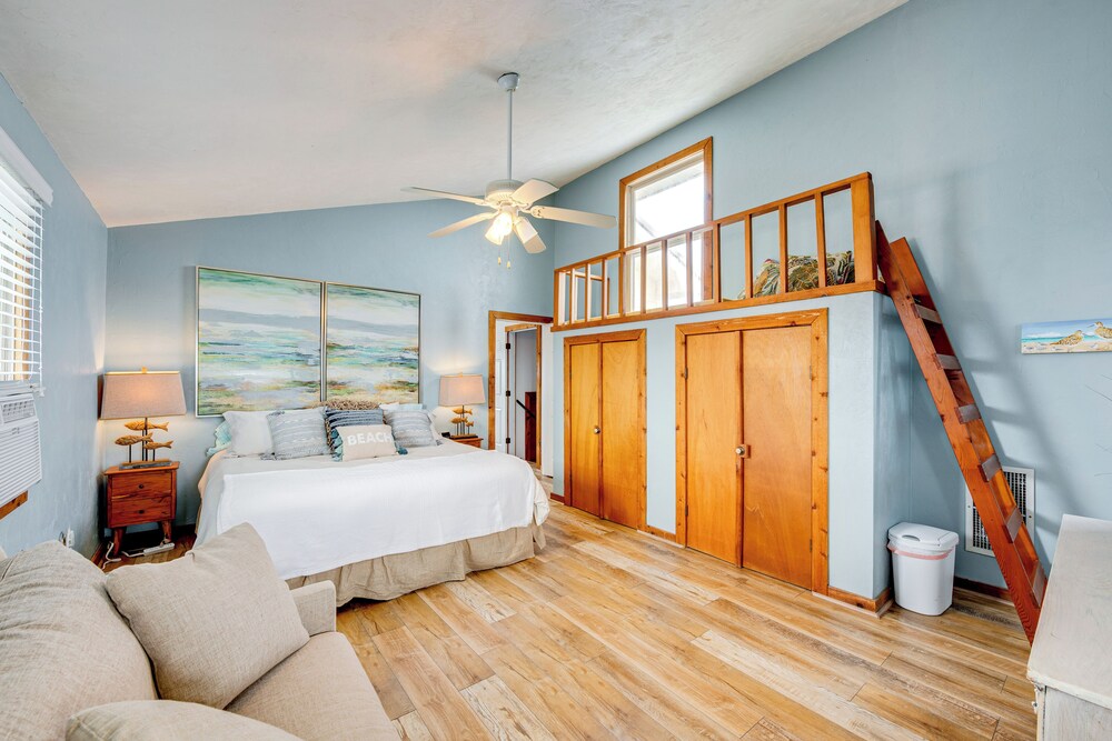 Fish & Kayak: Home Near Shell Point Beach!