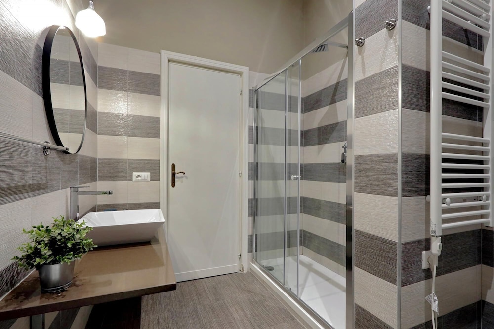 Rm-h501-pale6c2 Monti Apartments - M7