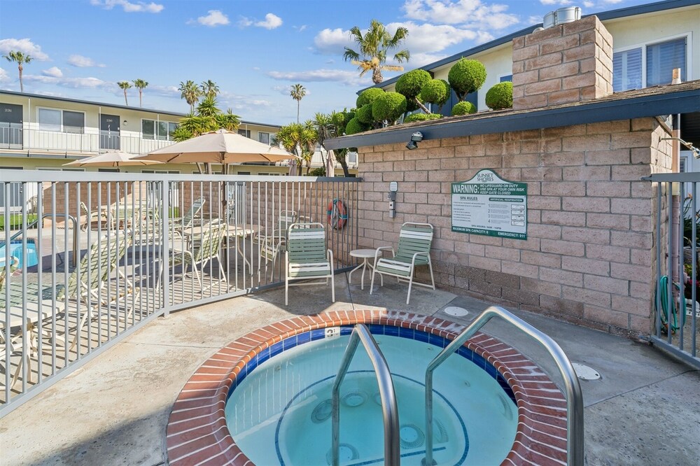 Beach Condo W/private Patio #135 1 Bedroom Condo by Sunset Shores Condominiums