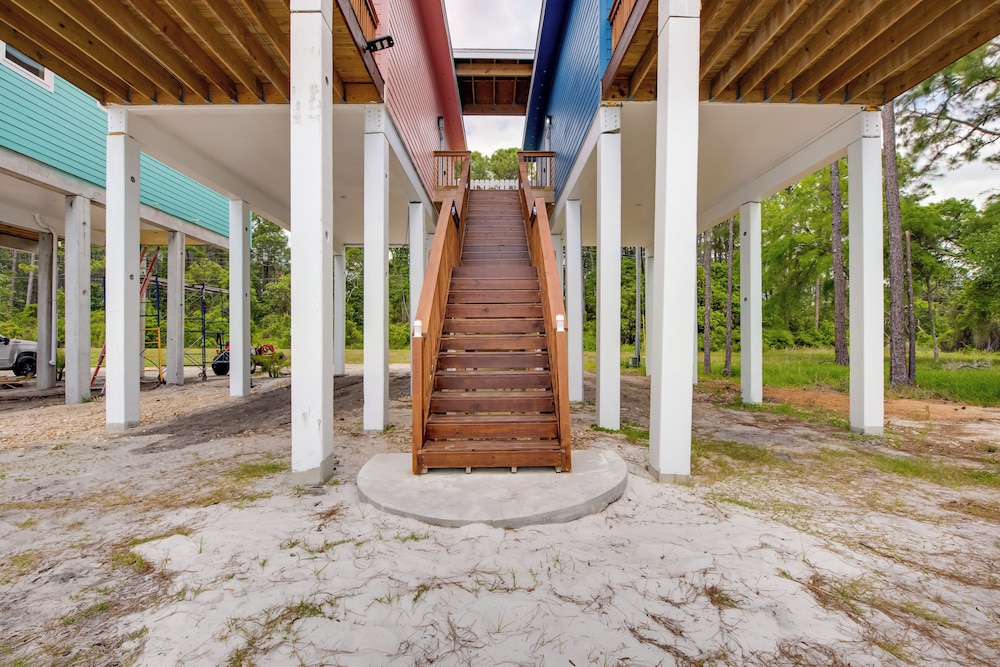 Beachfront Retreat w/ Dock in Lanark Village!
