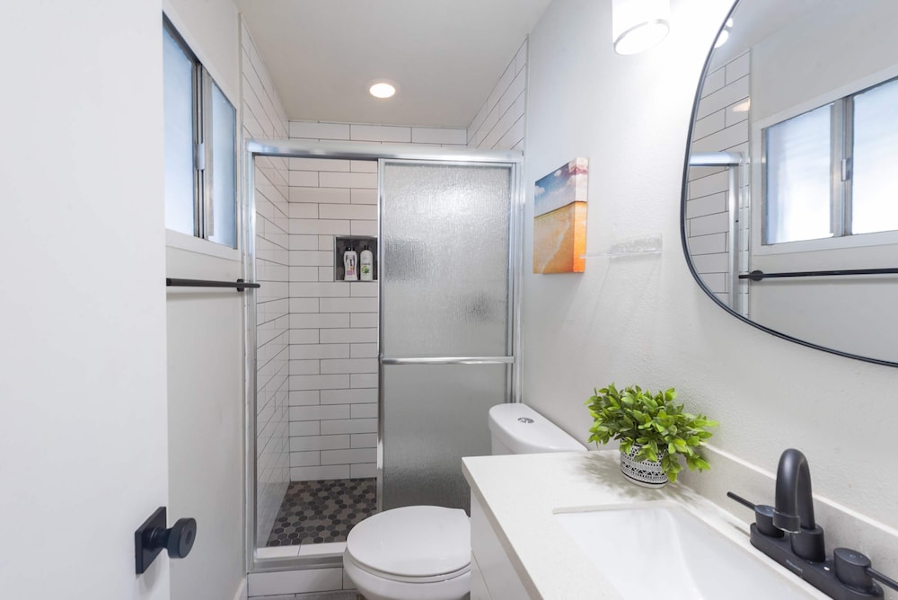 Phoenix 4 BDR Home With Outdoor Entertainment