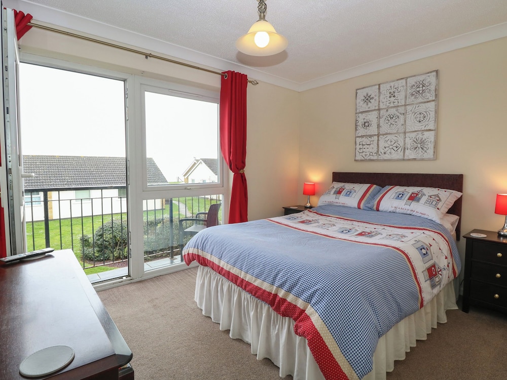 19 Waterside Park