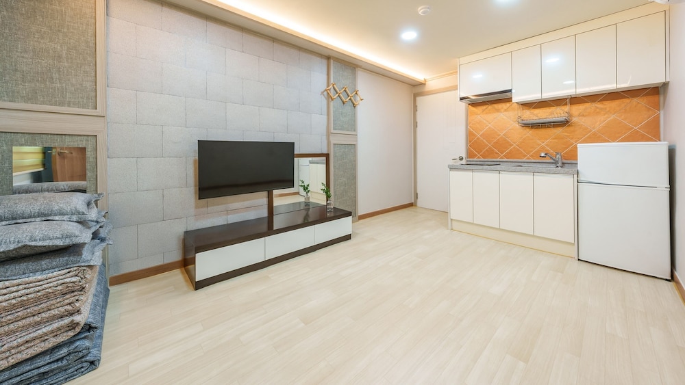 Boryeong The Daecheon Story Pension