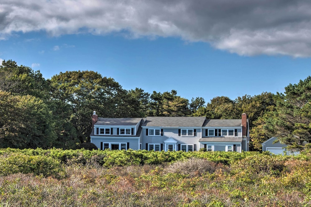 Expansive Beachfront Retreat w/ Outdoor Shower - Property Image 25