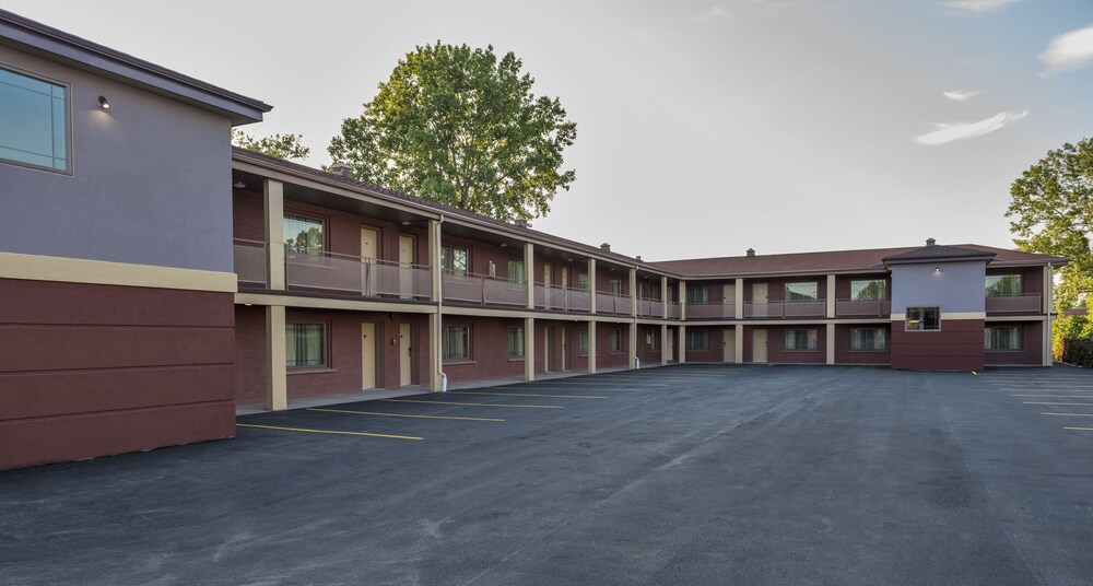 AArya Hotel By Niagara Fashion Outlets