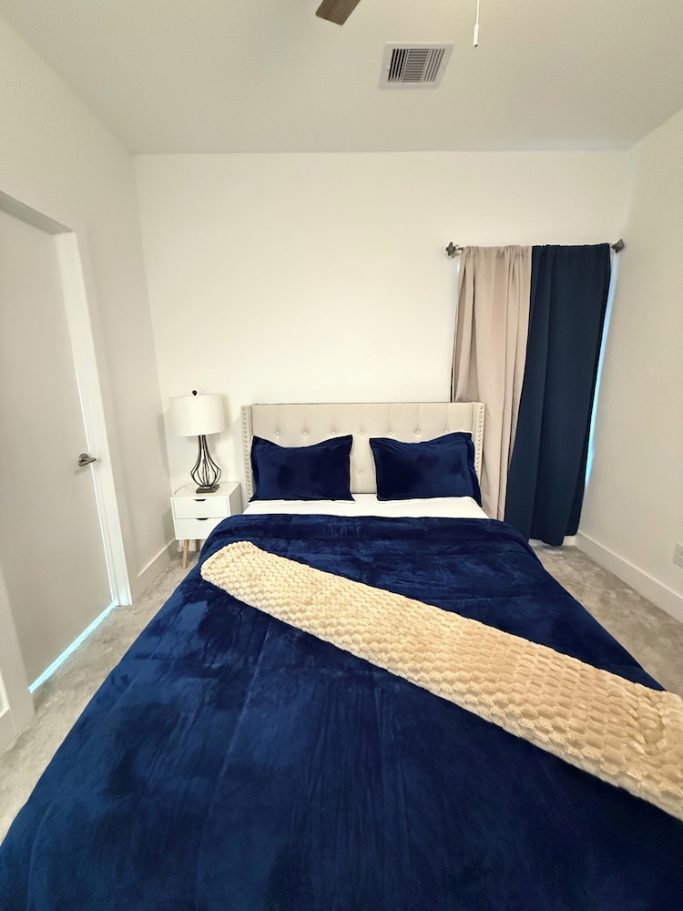 Luxury 3BR for Families Nurses and Group