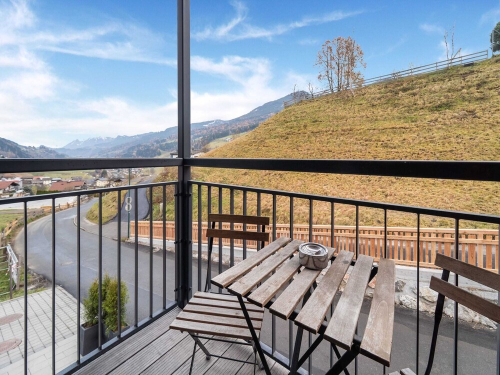 Large Apartment in Sankt Georgen With Balcony
