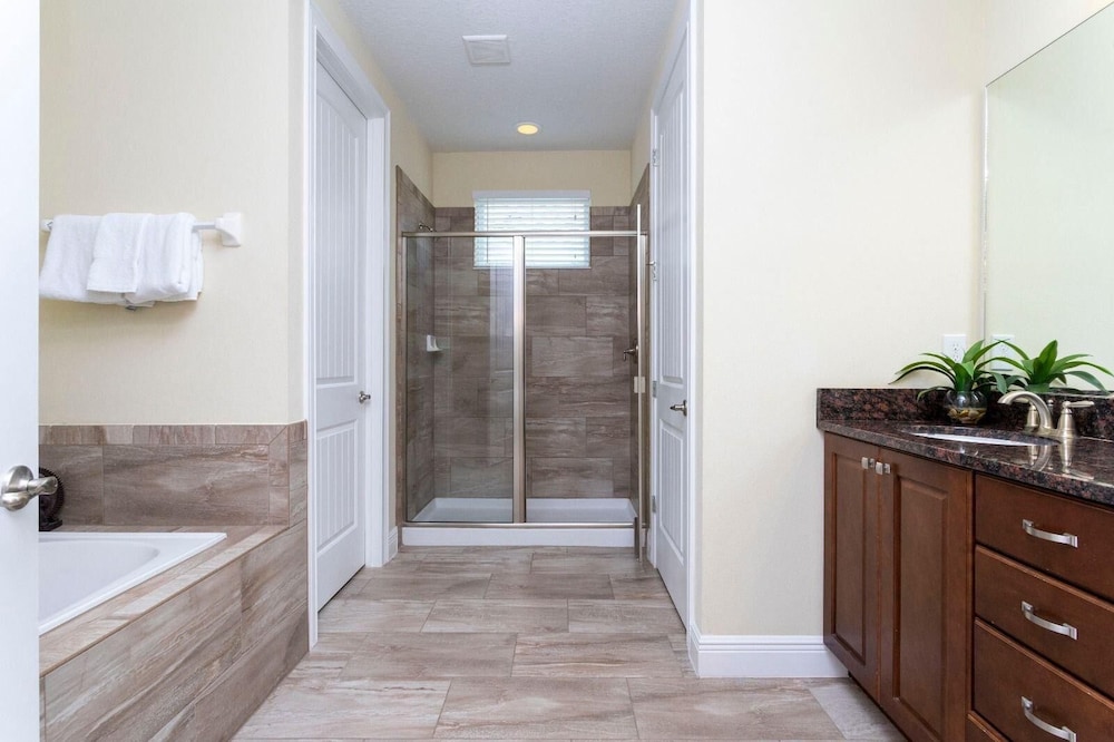 421 NP - Exquisite Retreat at Encore Resort