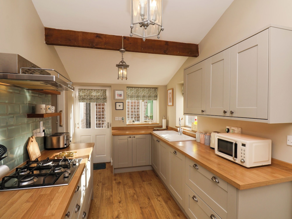 Sixpence Cottage