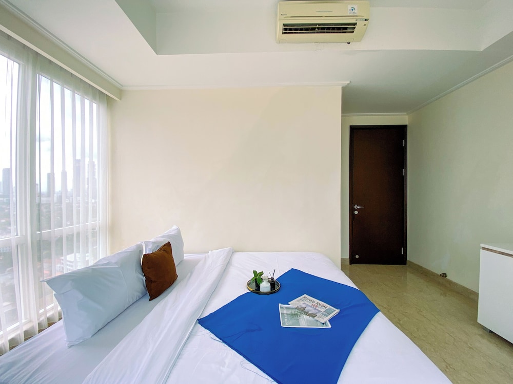 Spacious 3Br With Private Lift At Menteng Park Apartment