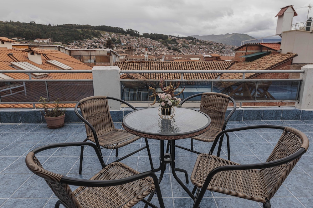 San Pedro Apartments