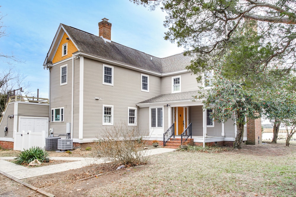 Riverfront Gem w/ Fire Pit in Eden