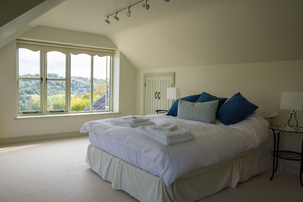 Stroud Vacations - The Retreat - Property Image 5