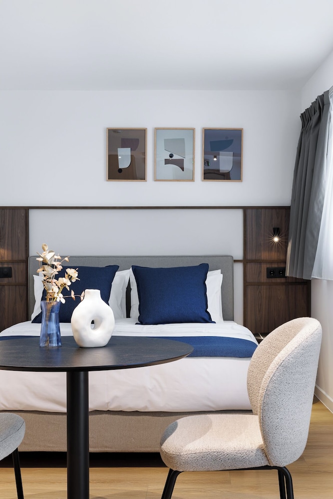 MoRe by Zoia Living