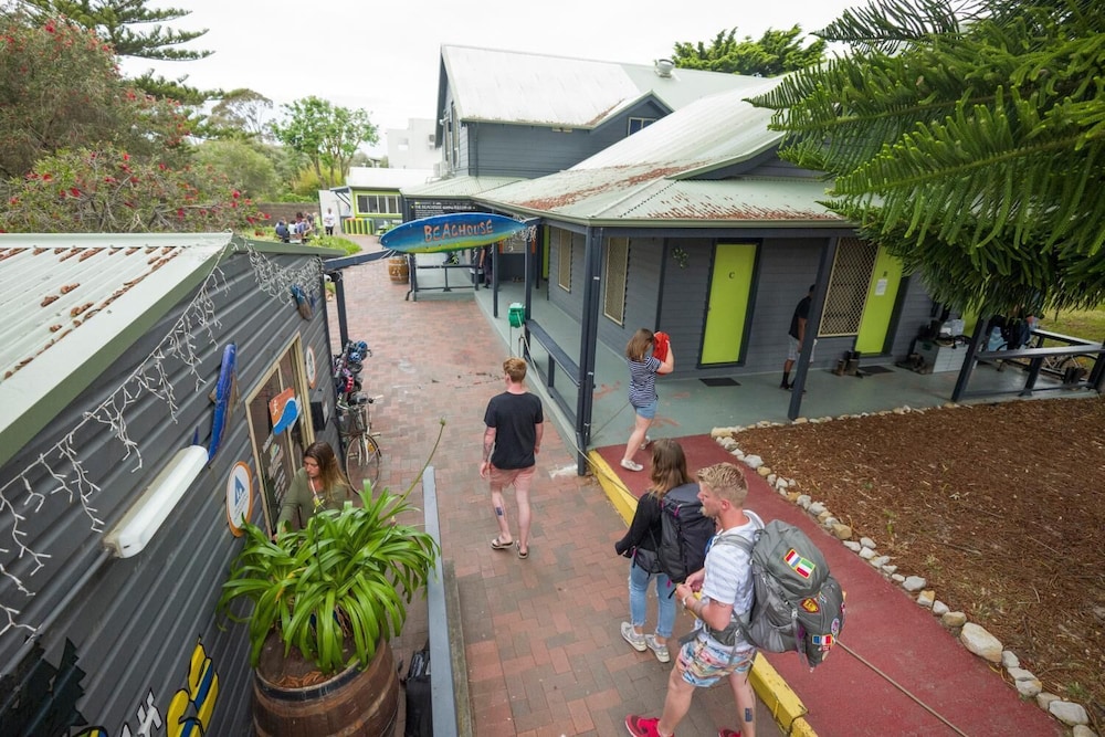Dunsborough Beachouse YHA Hostel