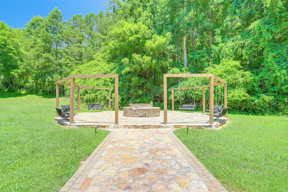 Beautiful River Front Estate in North Georgia!