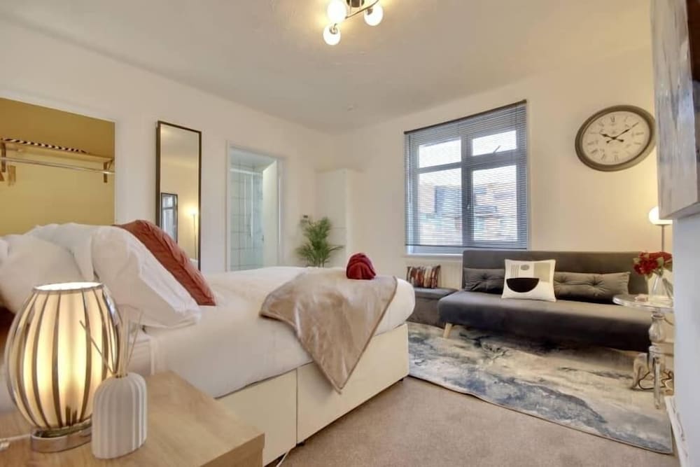 Modern Luxury Cozy Apartment