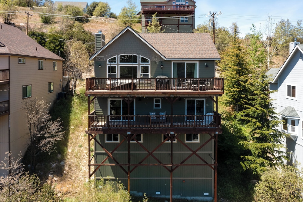 Lake Arrowhead Getaway With Decks + Game Room! view 3