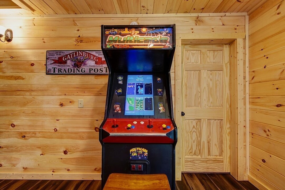 Grin Inn Bear It - 2 Bedrooms, 2 Baths, Sleeps 6 Home by RedAwning