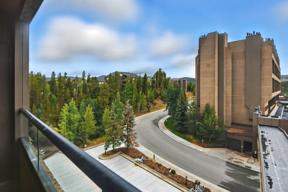 Ski-in/ski-out Beaver Run Retreat 1 Bedroom Condo