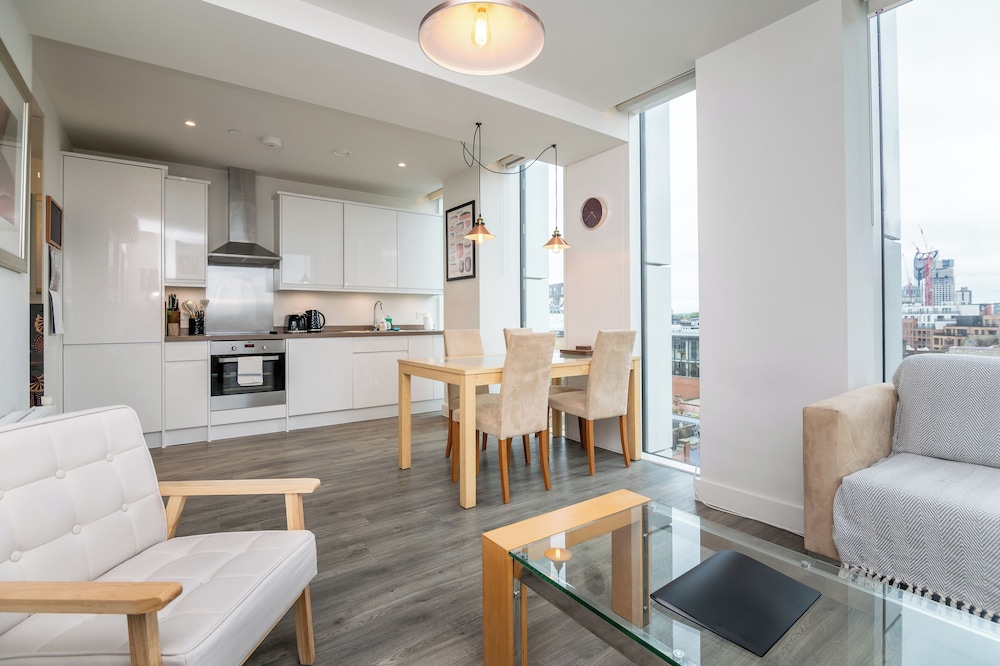 Chic & Stylish 2Bed in Heart of London