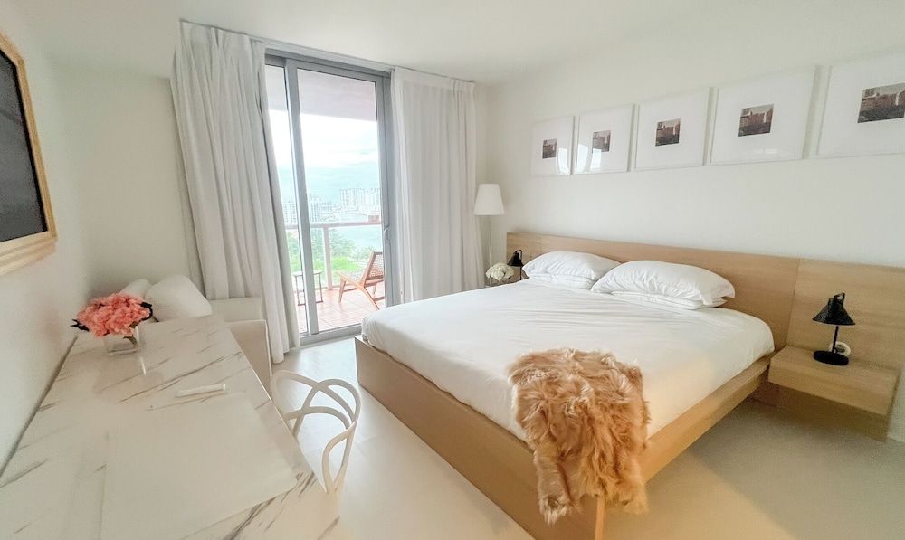 Luxury Ocean Views Apt 1208