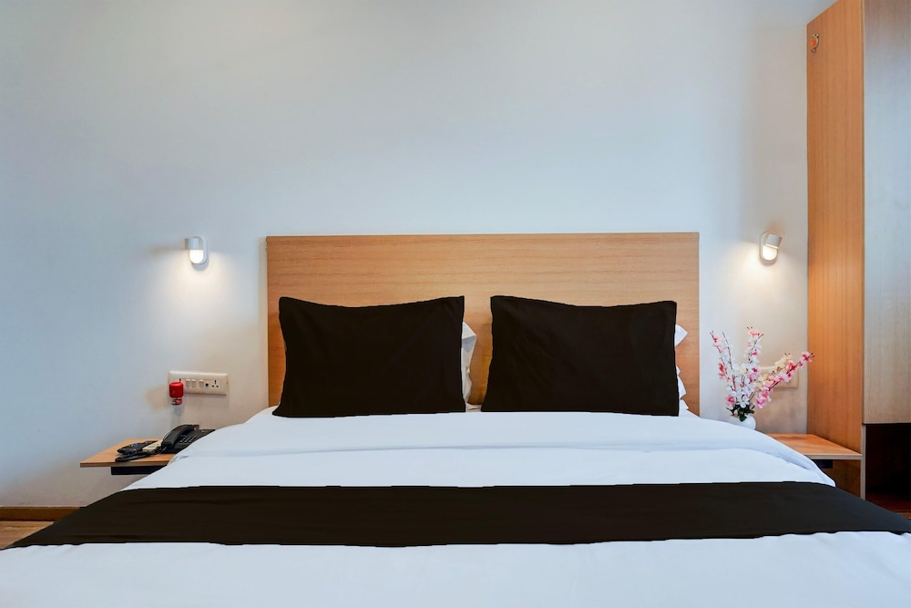 Cozy Deluxe Stays at Balewadi Pune