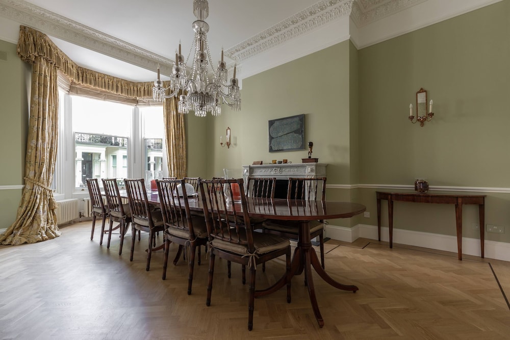 Earl's Court Square XI by Onefinestay