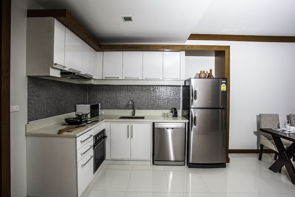 Q Kata Residence