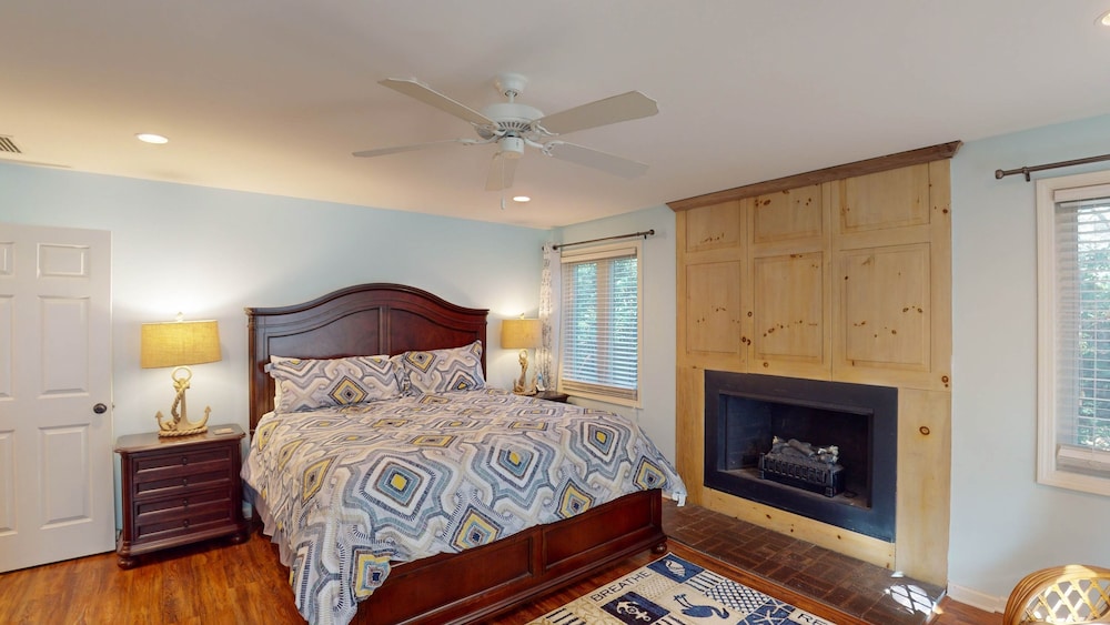 Paradise Cove 4 Bedroom Home