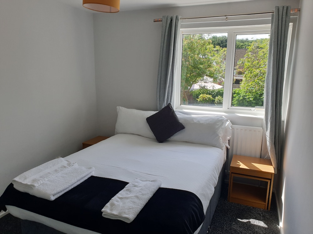 Washington's Diamond 3 Bedroom House Sleeps 6guest view 4