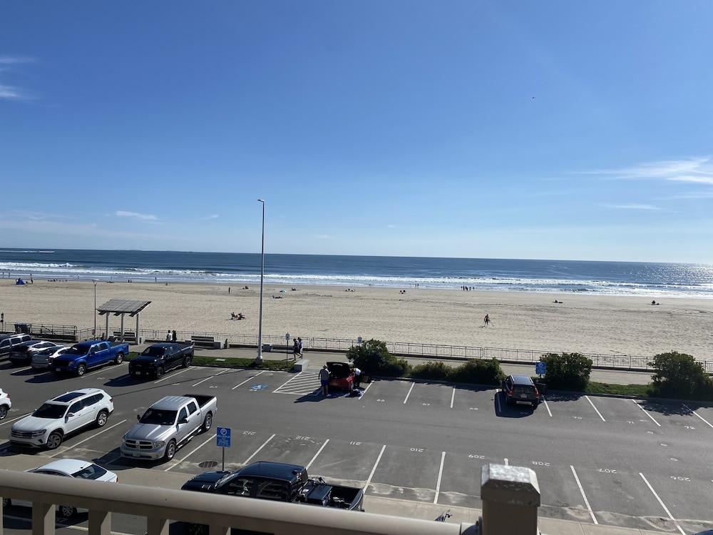 Sea Spray Condo - Property Image 19