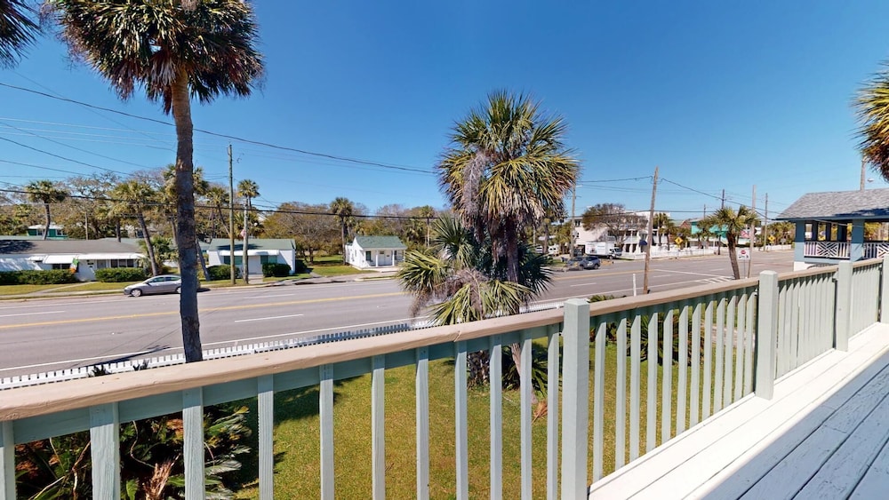 Peach on the Beach by Tybee Vacation Rentals