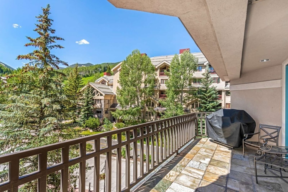 Ski in, Ski out 3 Bedroom in Beaver Creek Village With Excellent Mountain Views