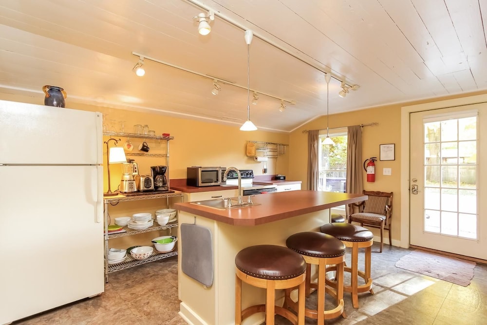 Hummingbird - One Bedroom Apartment, Sleeps 2