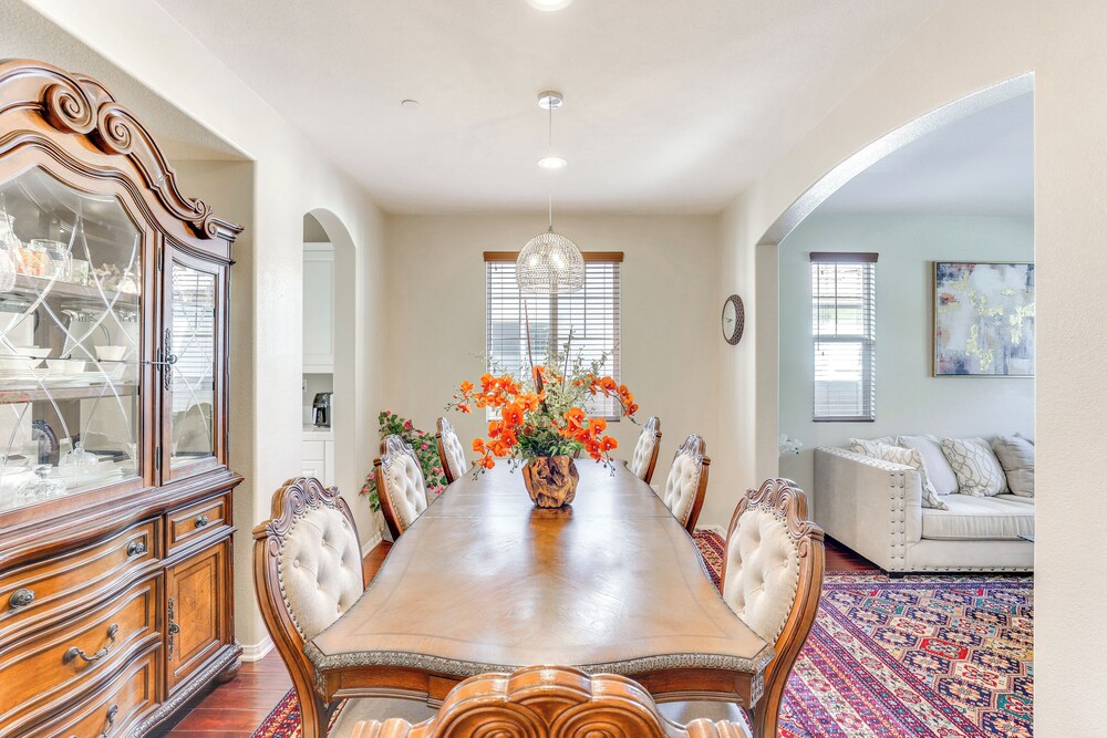 14 Mi to Old Town Temecula: Luxe Fallbrook Home!