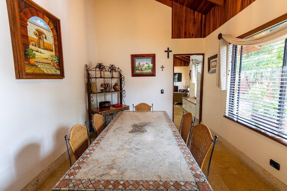 Monteverde Cloud Forest Vacations - Casas del Toro Monteverde - Property Image 4