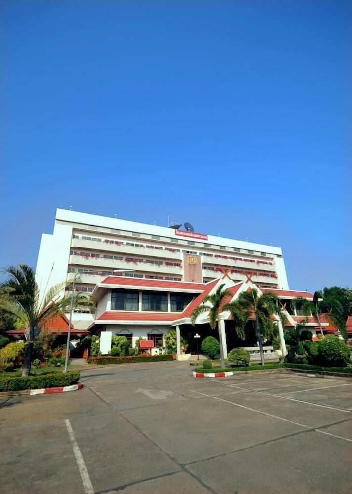 Mae Yom Palace Hotel