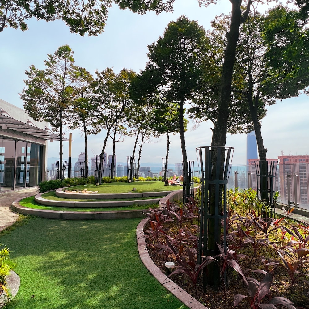 Robertson BY Shahjalal Suites