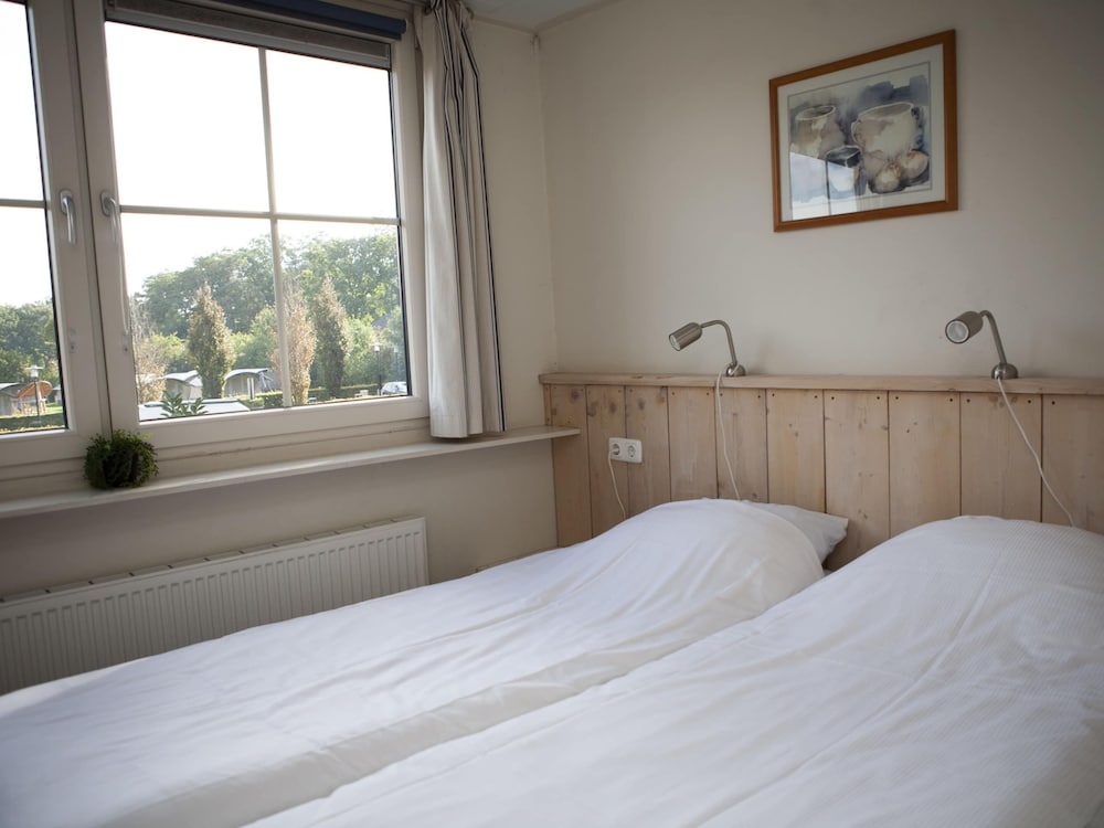Spacious Farmhouse with Barbecue near Veluwe view 4