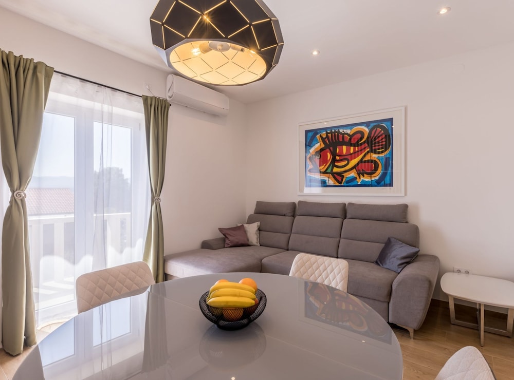 Adriatic Island Sea View Apartments