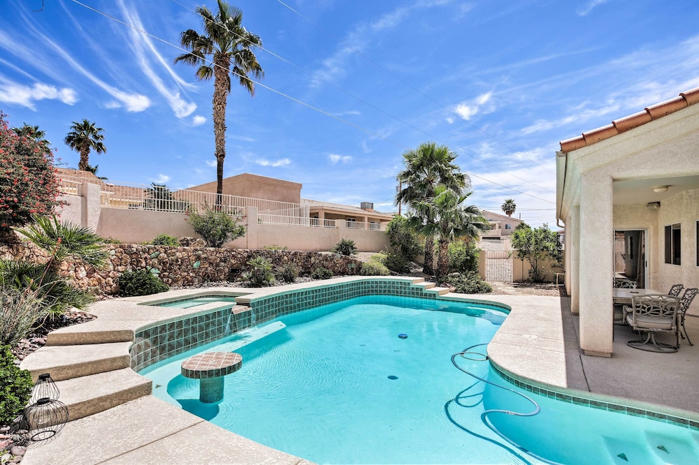 Elegant Lake Havasu Getaway w/ Pool - 3 Mi to Lake