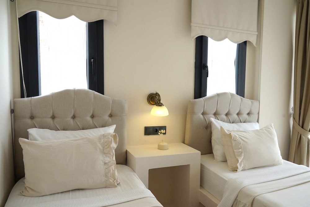 Cunda House Küçük Otel - Image 42
