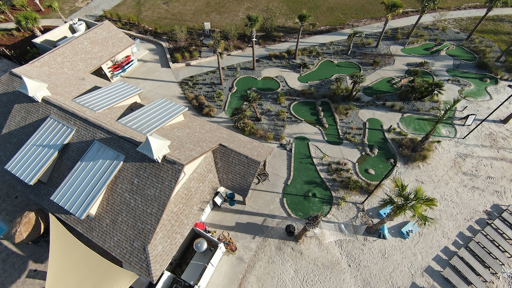 Island Oaks RV Resort
