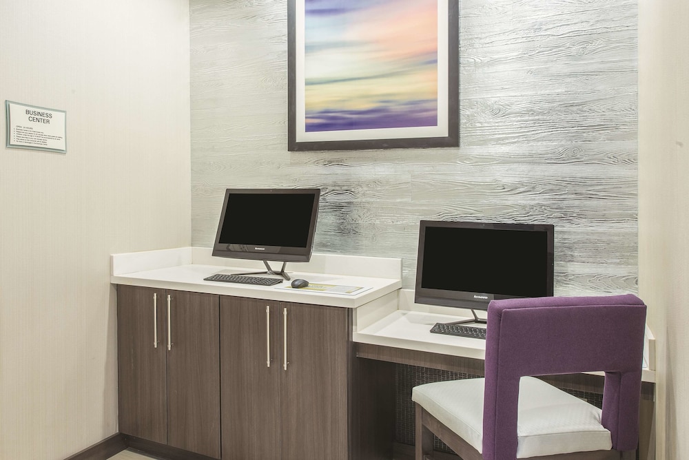Enid Vacations - La Quinta Inn  Suites by Wyndham Enid - Property Image 4