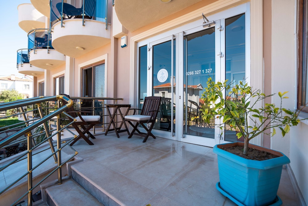 Cunda Giritlioğlu Otel Yetişkinlere Özel +12 - Image 72